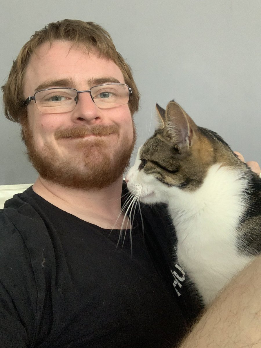 TimPlumbstein's tweet photo. It’s been a while streams still on hiatus for now saddly but just a life update . Still working hard to be the best dad I can be and working had so much so I have lost over 4 stone in a year and feel a lot better for it. Keep being your awesome selves and have a selfie with Frank https://t.co/D0HCkRCoa9