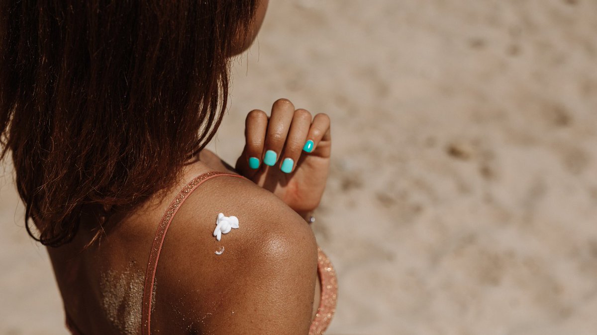 When it comes to skincare, our favorite 3 letters are S👏🏽P👏🏾F👏🏿! Get expert advice on keeping your skin healthy this summer from Dr. DiAnne Davis, MD, FAAD in our latest blog post debunking myths about sun protection in communities of color 🌞🌟
🔗 bit.ly/468Ikc4