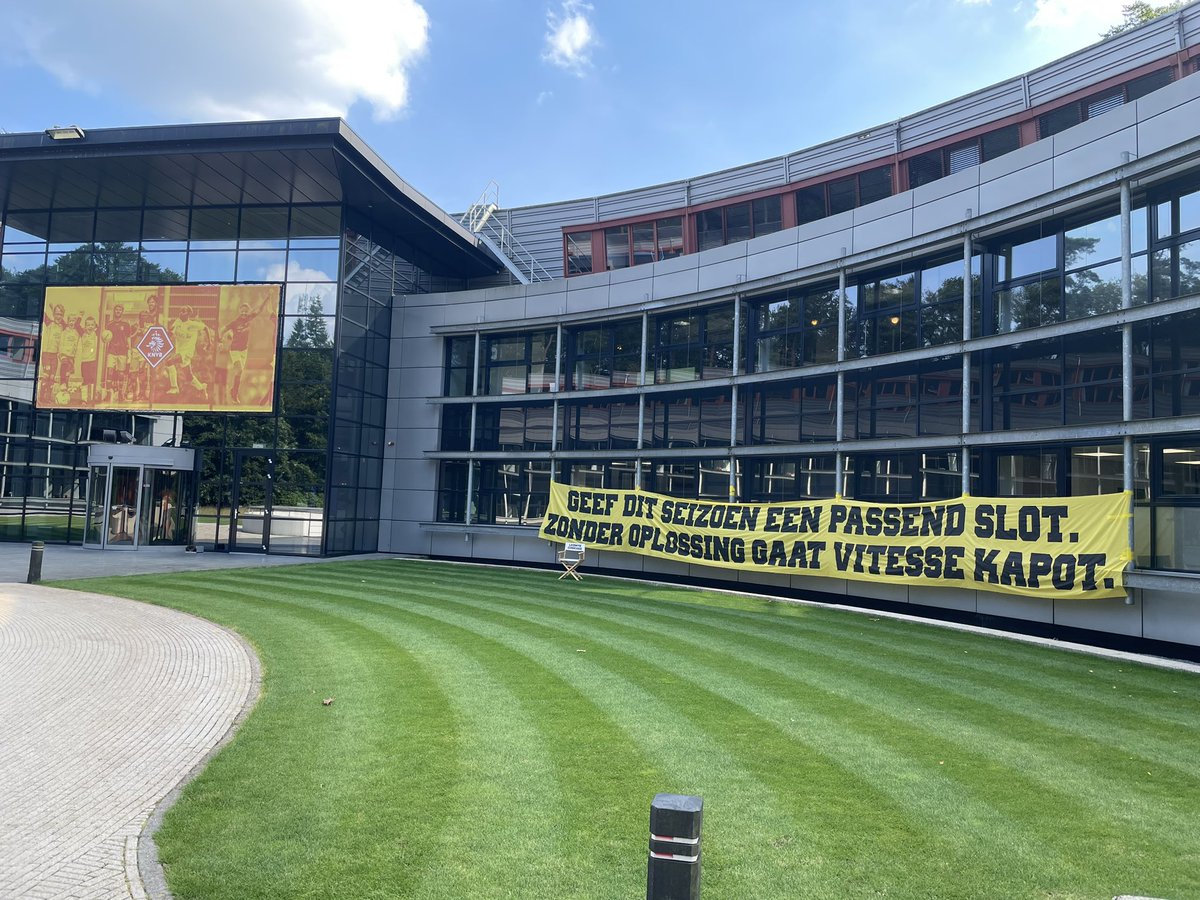 PedroPapen's tweet photo. #vitesse #arnhem #voetbal #knvb https://t.co/iwhCSPKdVw