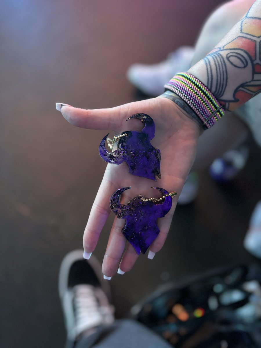 CarrymeJenpai's tweet photo. Will I have keychains at #CDL2024 Champs?

The answer is yes!😁

But it will be EXTREMELY LIMITED QUANTITIES. 

Good luck😎

(Will only be there Sat and Sun) https://t.co/83AoFjPl4r