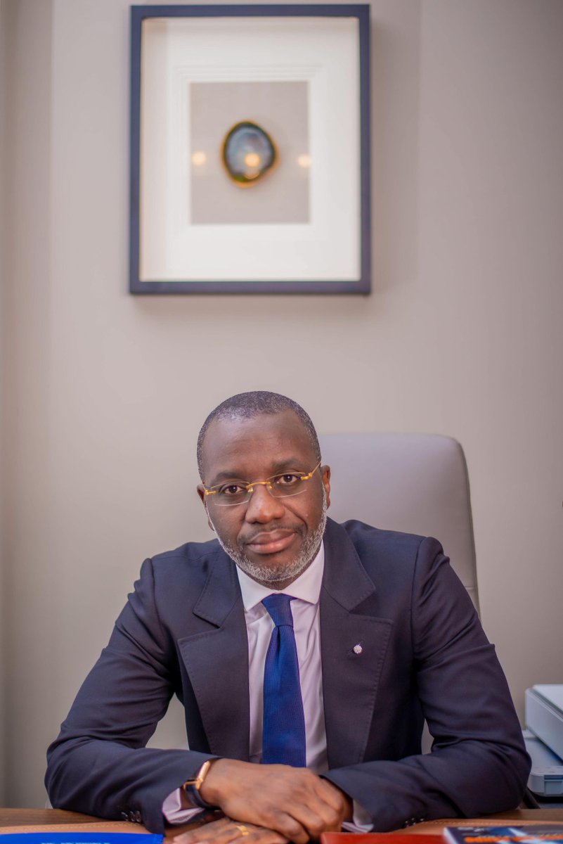 ElieManyong's tweet photo. Actuellement le patron du Ministère Provincial des Transports et Mobilité urbaine de #Kinshasa, S.E M. Bob AMISSO porte désormais sur ses robustes épaules la charge d'un secteur aux défis énormes.
Fin stratège aiguisé &amp; négociateur, @BobAmissoOff a le profile pour ce poste. https://t.co/FLpWfMuTbA