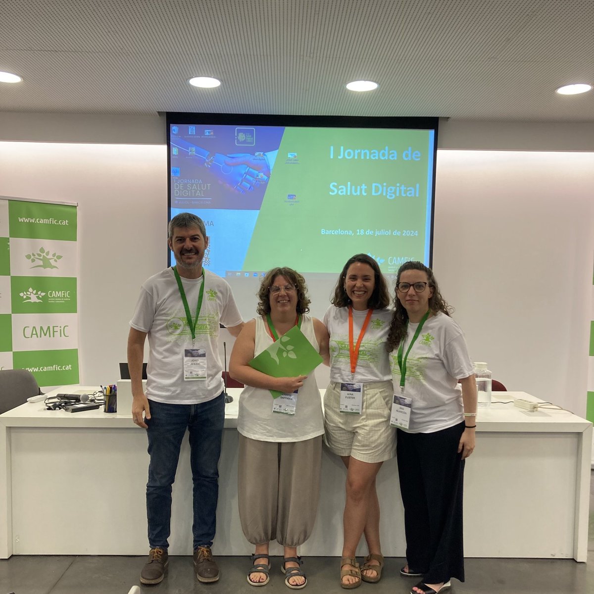 Lliurament de premis a les millors #comunicacions de la I Jornada de #SalutDigital  Digital. Agraïm a totes les participants per les seves contribucions. I enhorabona a les guardonades 👏