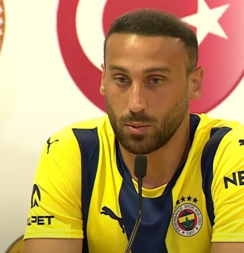 Cenk Tosun: "Fenerbahçe gibi büyük bir camiaya geldiğim için çok mutluyum. Bu transferde emeği geçen başta Başkanımız Ali Koç, Mario Branco ve Acun abiye teşekkür ediyorum. Terimizin son damlasına kadar Fenerbahçe forması için savaşacağım. Bundan kimsenin şüphesi olmasın."