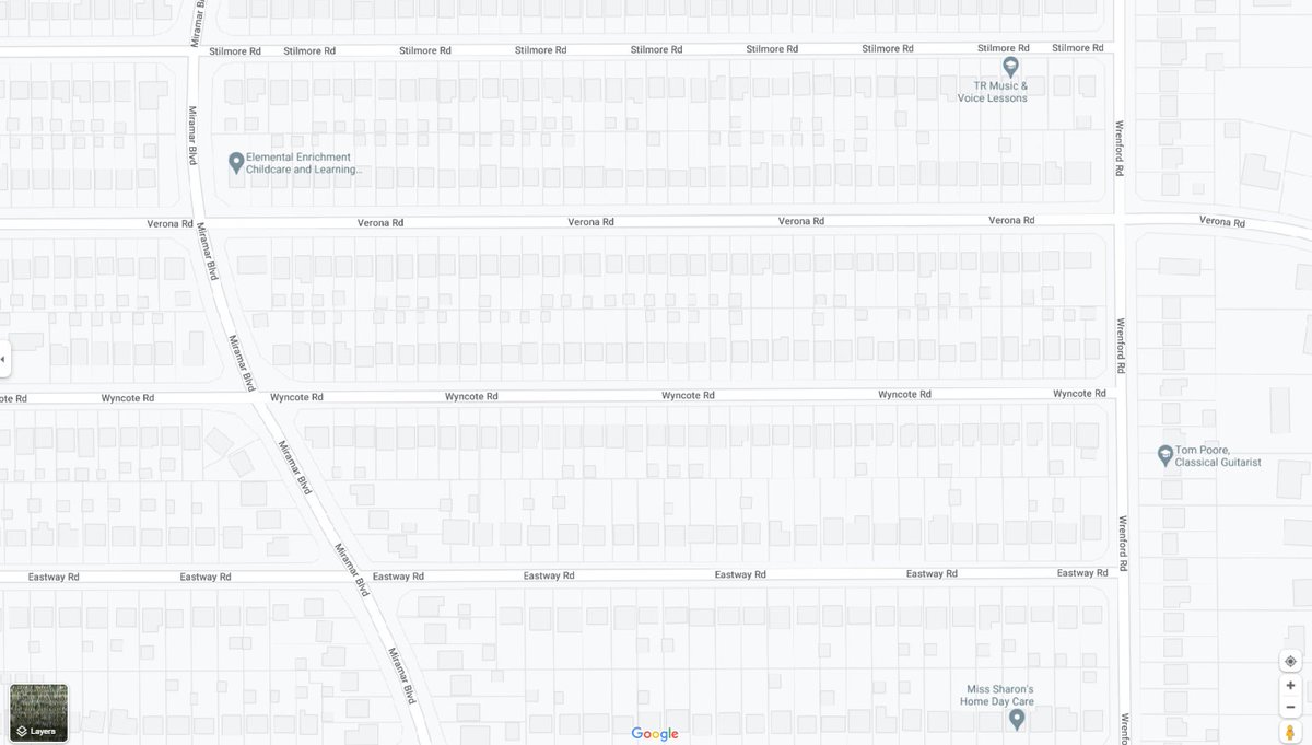 alejandrocsome's tweet photo. A la izquierda, un sector aleatorio de cualquier suburbio norteamericano. A la derecha, una centralidad periférica del primer cordón de conurbano.

Ahí una de las riquezas urbanas más importantes que no podemos perder y, paulatinamente, está sucediendo. https://t.co/WiMOd4vCi5