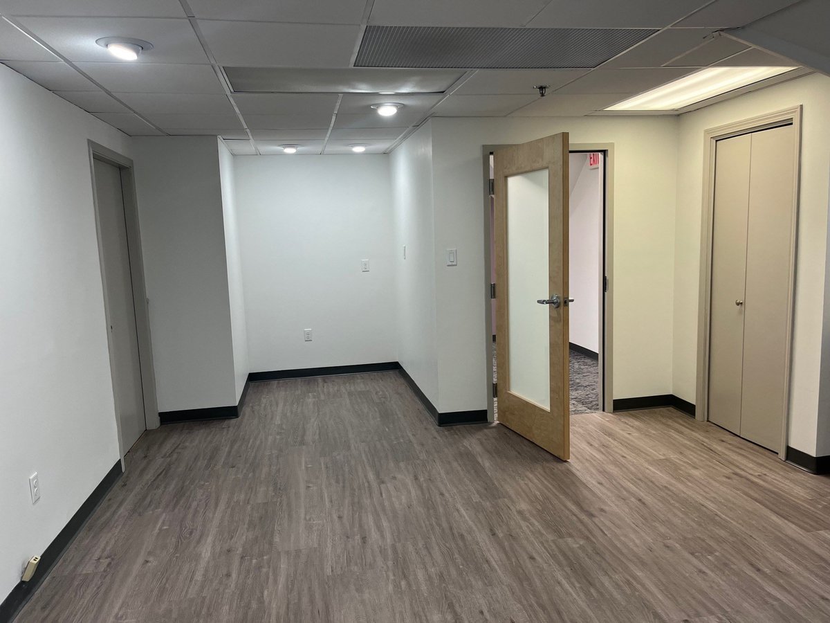 BellTowerCRE's tweet photo. Four office suites are now available at 63 Park Street in downtown #AndoverMA! Learn more about the interior &amp; exterior transformation of this convenient commercial property here: https://t.co/FgDa7o2tGn

#NorthShoreMA #BellTowerCRE https://t.co/FtmsylZUhn