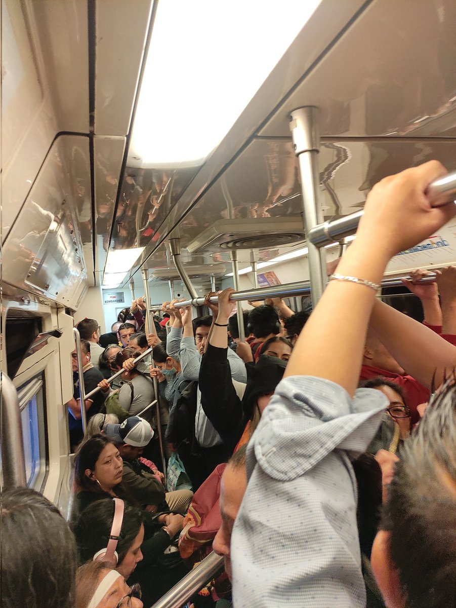 jmourize's tweet photo. @MetroCDMX Real linea 7 Tacuba->Barranca
Afluencia Maxima
Entre trenes 9 min de 9:32 a 8:39
3 trenes entre 9:31 y 10:02
#inversionHistorica
@GCalderon_Metro @martibatres @guiametromx @viral_metro @Reporte_Indigo @_LizVilchis @AnaJVillagran @telediario @azucenau @CiroGomezL https://t.co/Ii1wdsLmTO