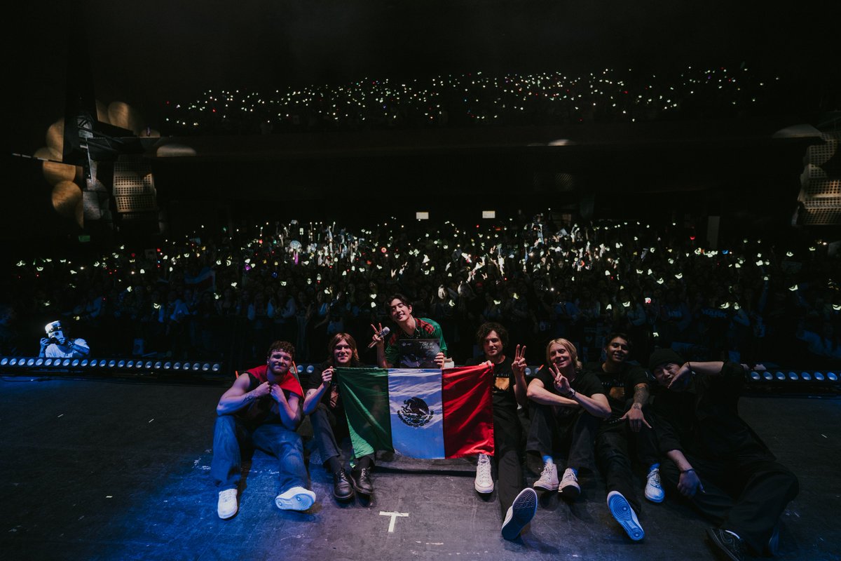 DNAmngmnt's tweet photo. the other side
MEXICO CITY

The perfect wrap up for the tour.. Mexico, you have our hearts! 

📸 Photo by Kenji Chong

#MarkTuan #Mark
#마크 #段���恩
#theotherside #theothersidetour
@marktuan https://t.co/qwGUEx93Xi