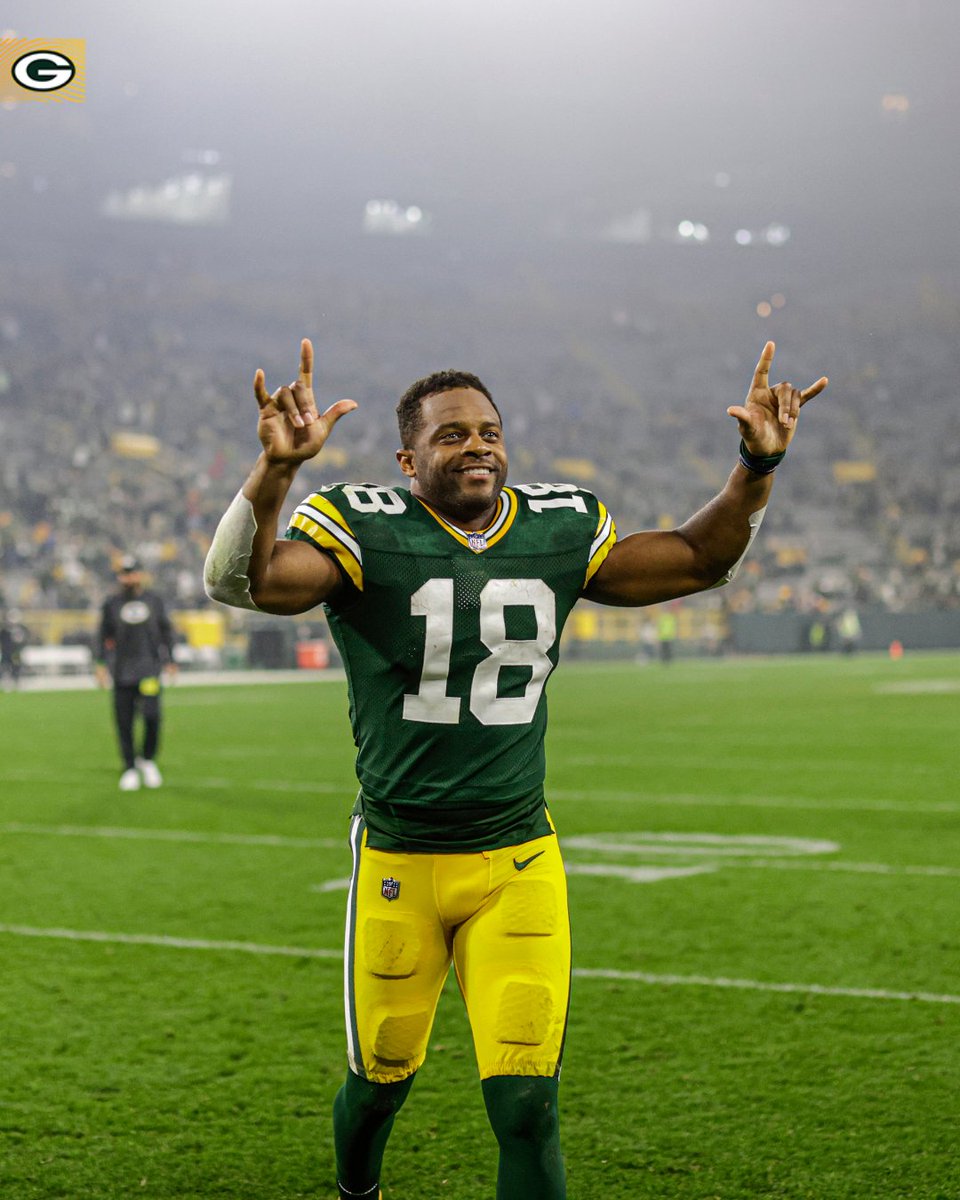 We felt inspired to post this today #TBT

Congrats <a href="/rcobb18/">Randall Cobb</a> on the new gig with <a href="/SECNetwork/">SEC Network</a>!