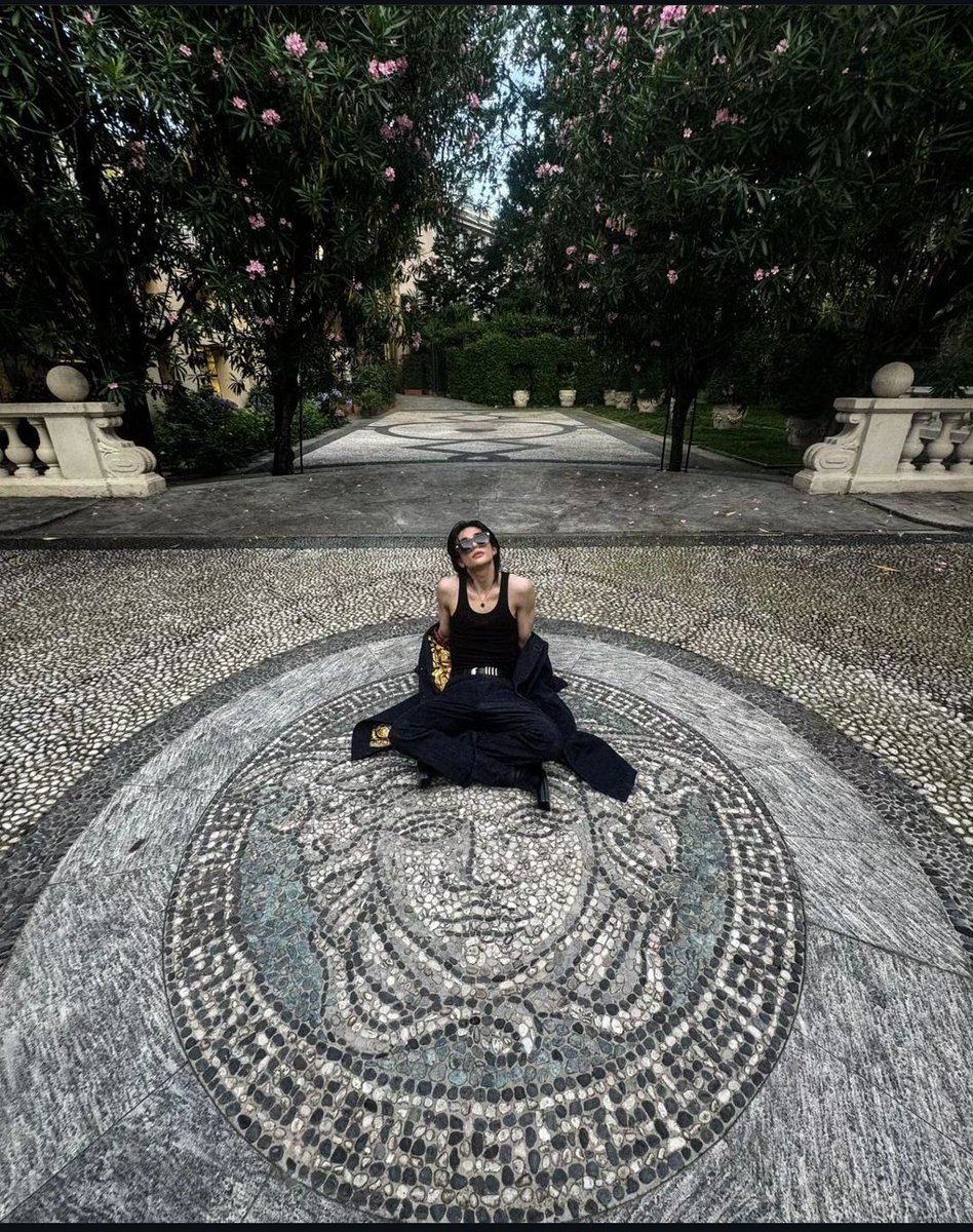 This is VERSACE, baby!