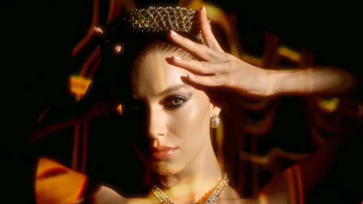 seemtb0's tweet photo. QUEEN 👑

#AfraSaraçoğlu #AfRam https://t.co/jqvYaNcPQz
