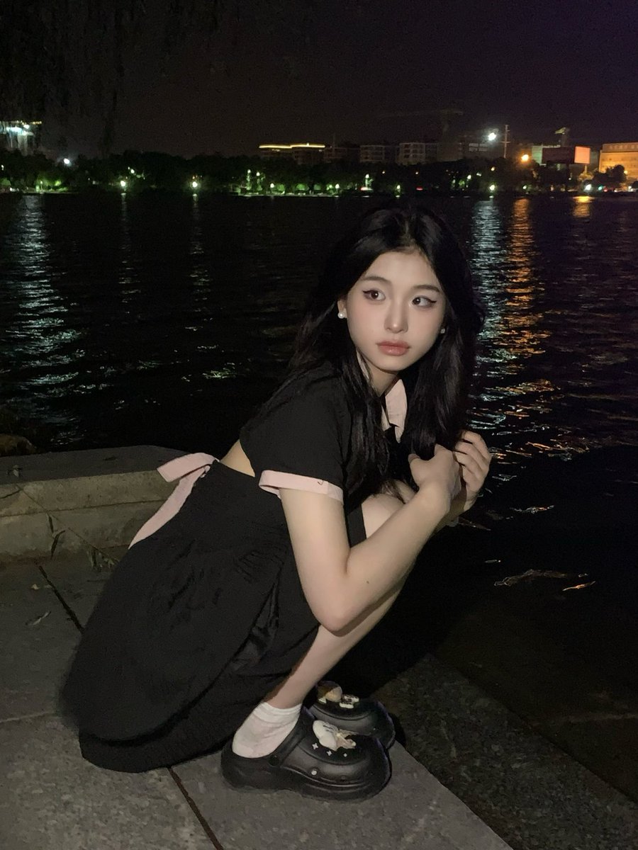ZERO2NT4's tweet photo. 左边 https://t.co/UdrQwtsJaB