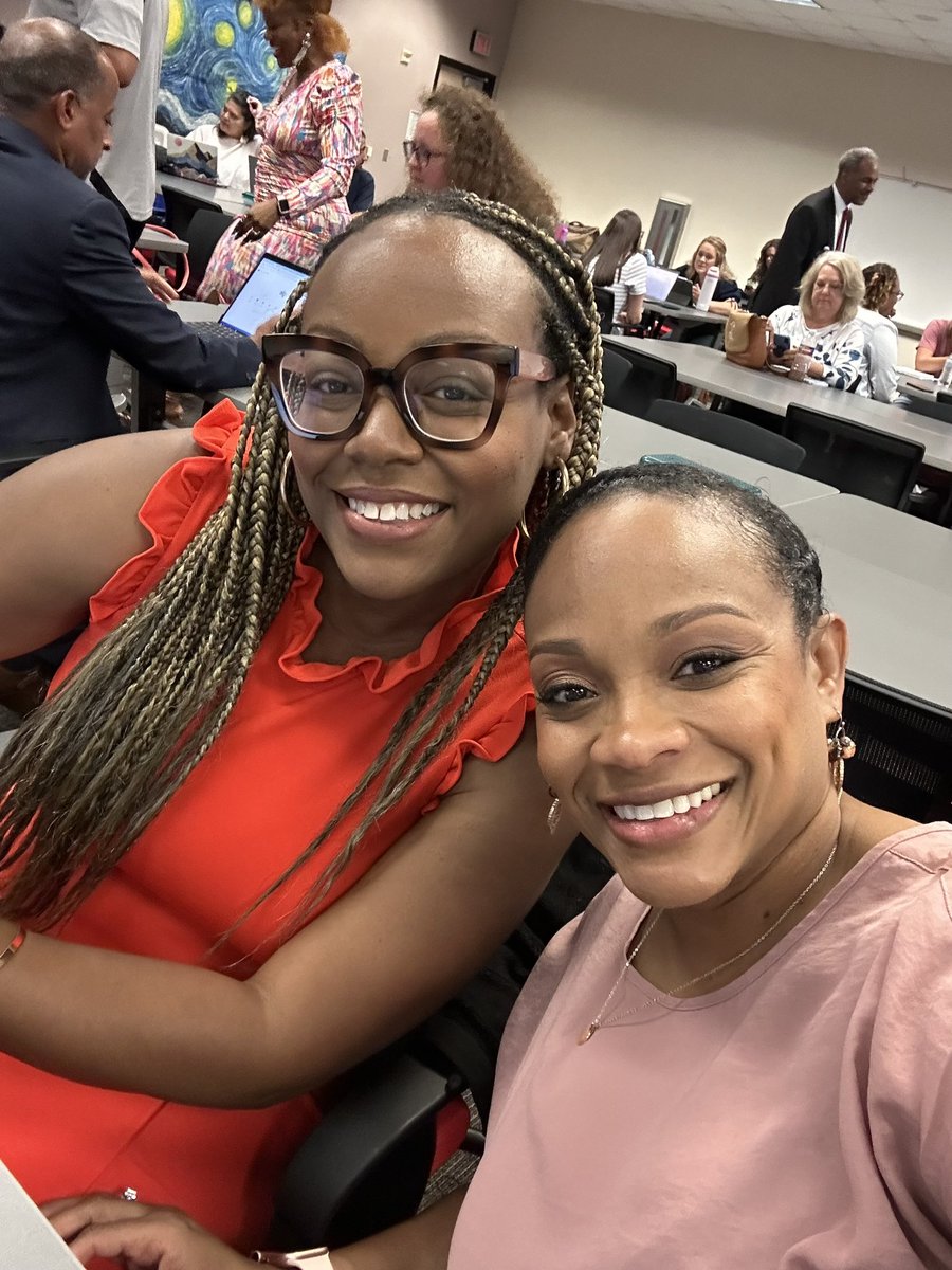 MrsShankleSmith's tweet image. Excited about a GREAT day of learning at the Region 4 Assistant Principal Conference! #R4APCON