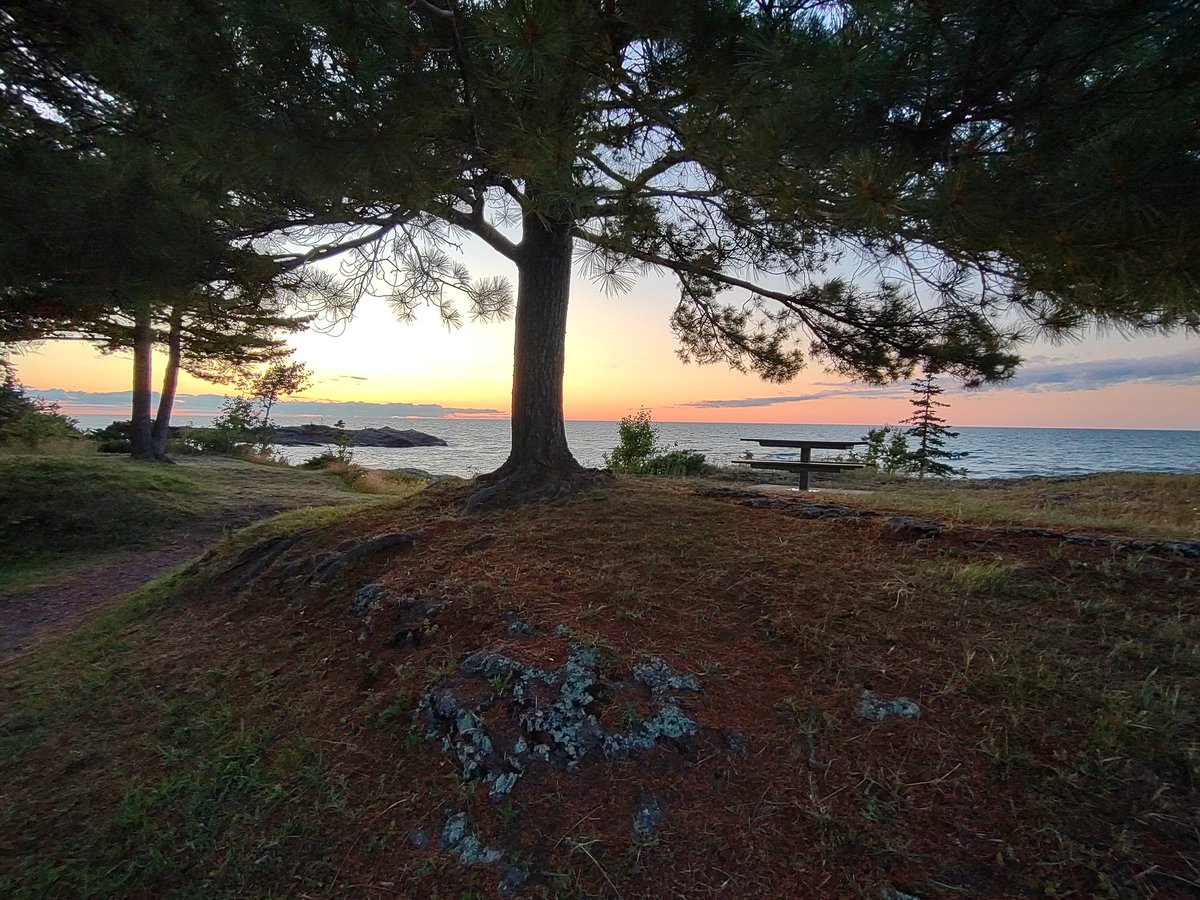 Taurenhunter123's tweet photo. #upperpenisula #lakesuperior #puremichigan https://t.co/EHJQgLTisB