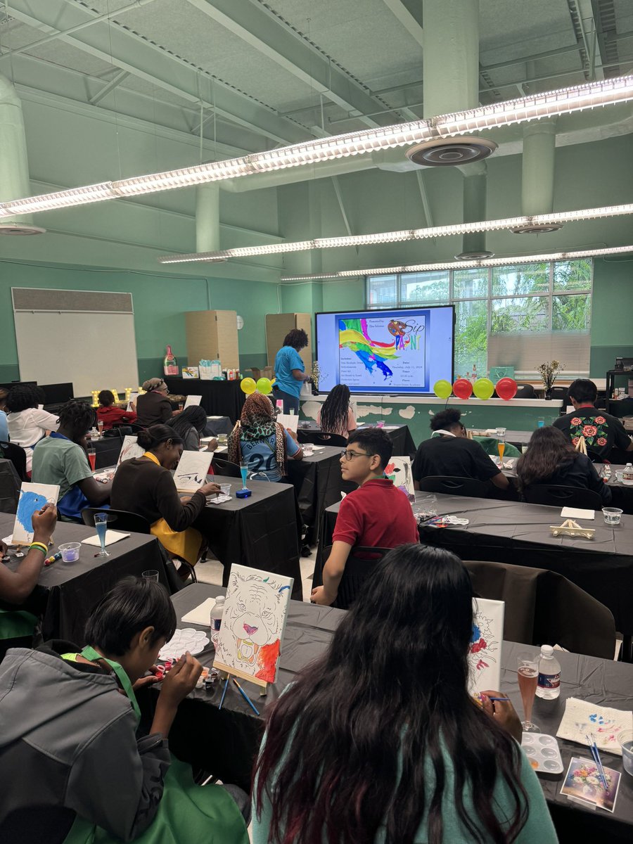 Orteganoe1's tweet photo. Engaging with our parents through our 21st Century Program! @CoyaspksEdTech @ckinoma #excellenceistheonlyoption #sgaallstars #sgalions https://t.co/PKqyb8lfcO