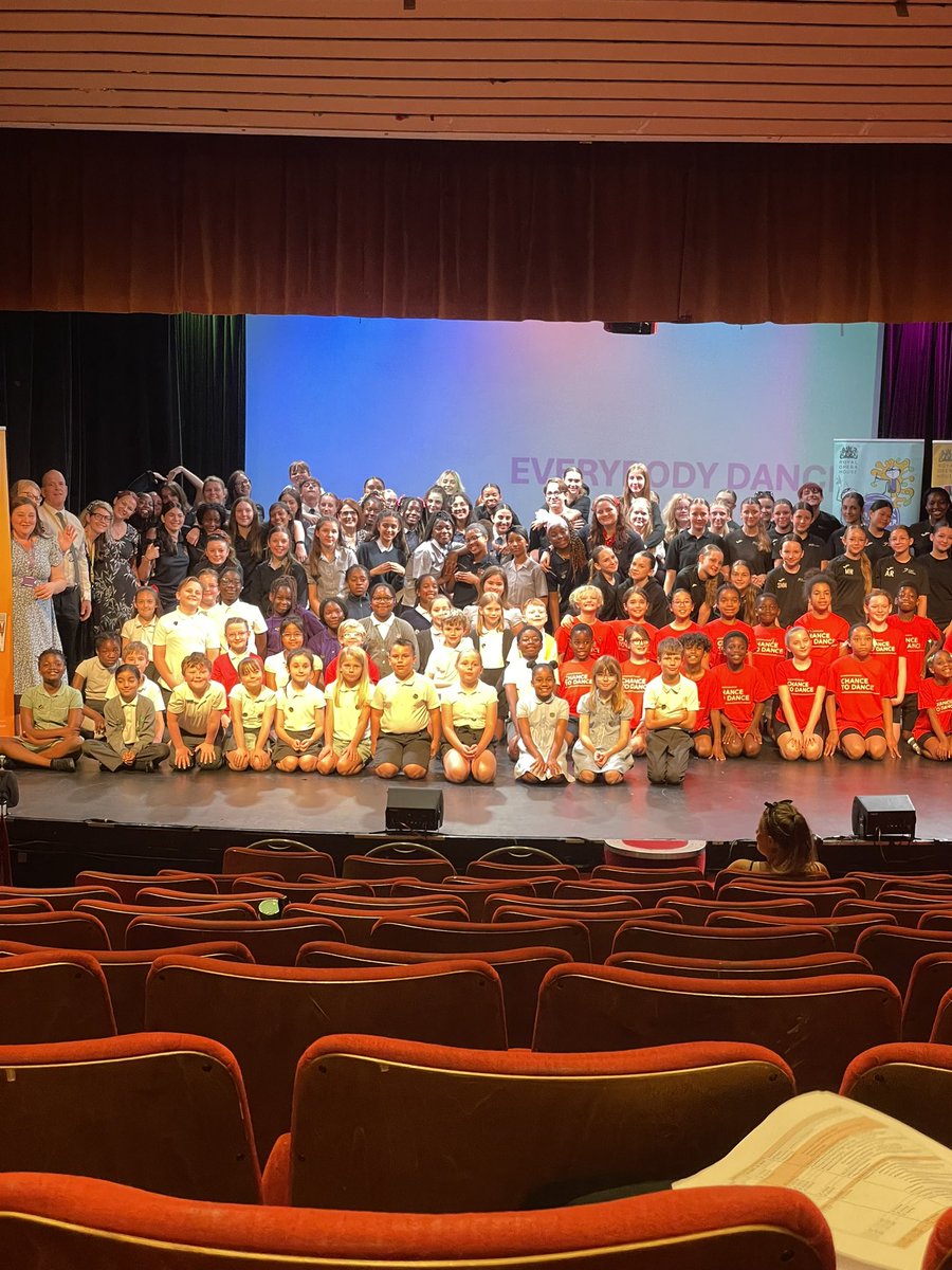 kit_theatre's tweet photo. Glorious morning @TheThameside celebrating 10 years of #ThurrockTrailblazers with some dazzling performances for young people. We’re really excited to be delivering adventures to schools across Thurrock in 24/25. #AdventuresInLearning https://t.co/uCwvzSpCtT