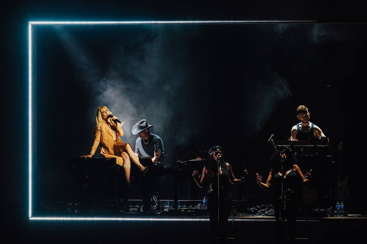 Paloma Faith tweet media