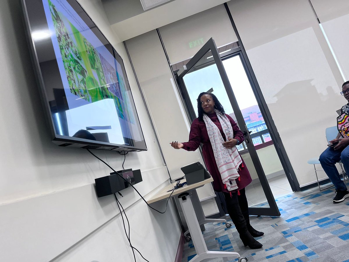 Our session  today was on "Harnessing GIS and Mobile Data for Climate Resilience and Adaptation." We explored how to make precision agriculture practices accessible to #smallholderfarmers. Special Gratitude to our participants!  
#DataFestAfrica24