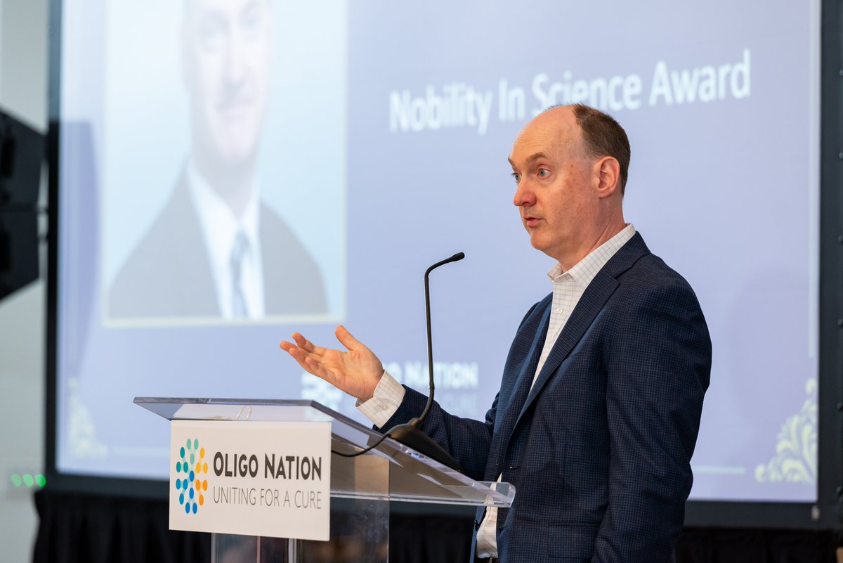 MGHNeurosurg's tweet photo. Daniel Cahill, MD, PhD was honored to receive the Nobility in Science award at The OligoNation charity Inspiring Hope Boston Gala. Dr.Cahill's lab is dedicated to improving outcomes for oligodendroglioma patients. Let's make a difference together! @MGBneurosurgery https://t.co/WrVj3jO7Cm