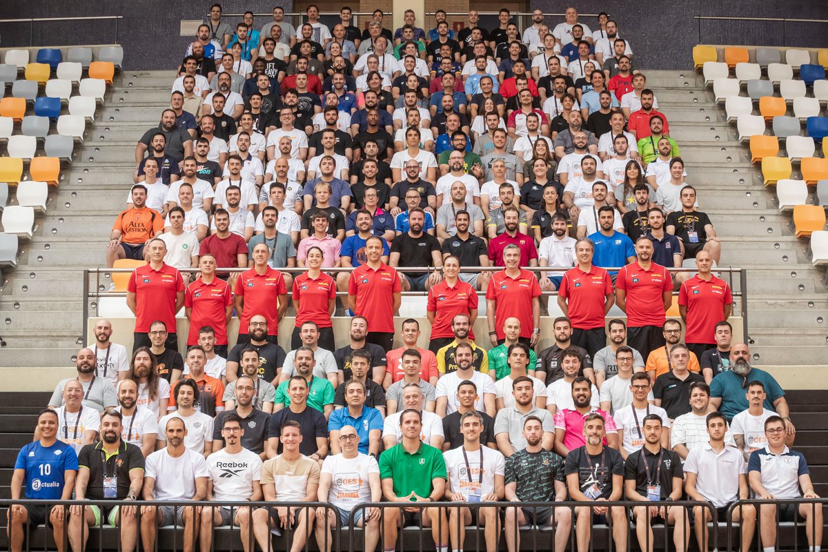 La FOTO del #CES2024 de Zaragoza 🧑‍🏫

❤️ PASIÓN por el baloncesto ❤️

#SomosEquipo