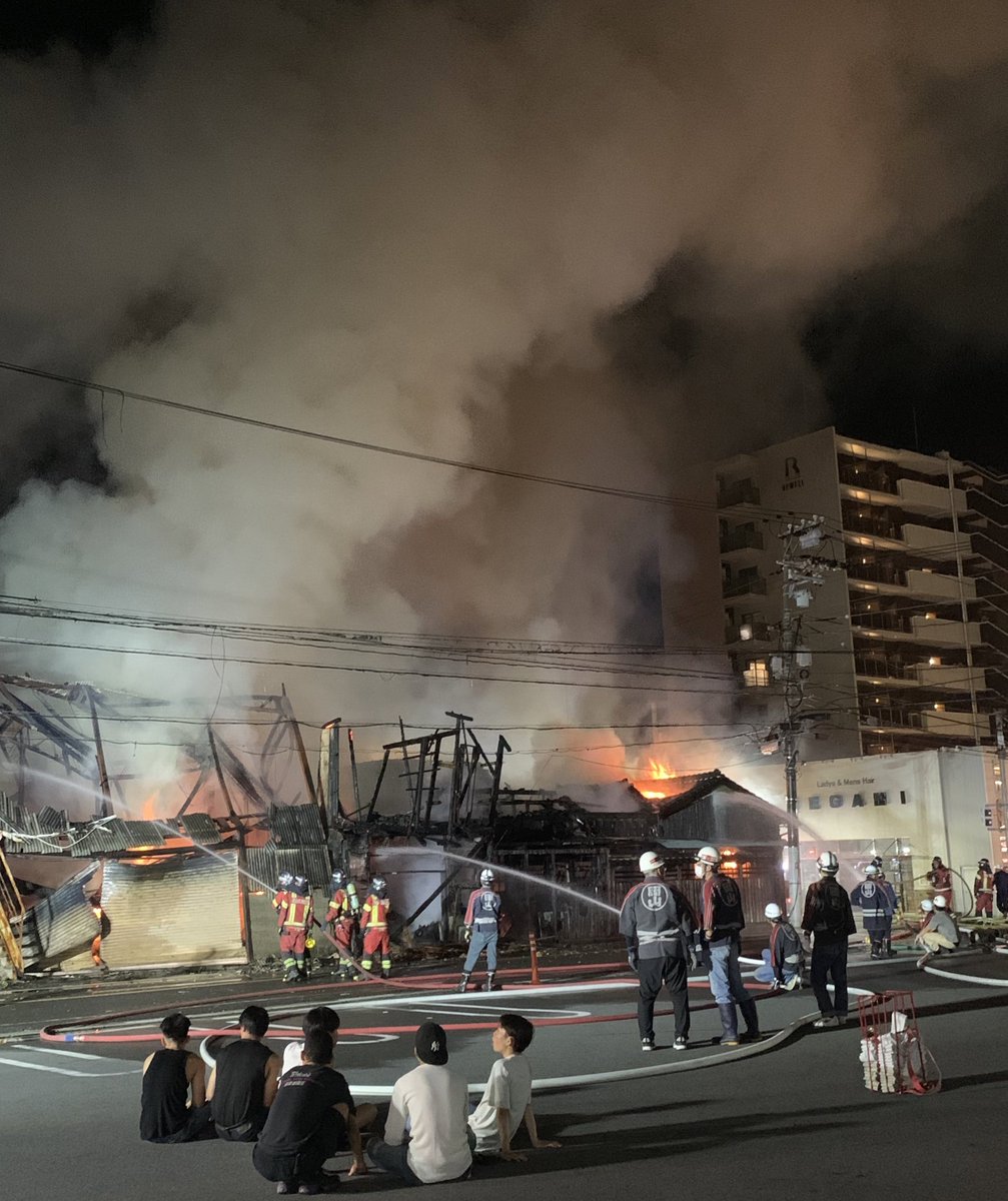 spitubeokayama's tweet photo. ようやく鎮火致しました。

07月18日　22:49入電　岡山市中区山崎地内の、建物火災は01:11に鎮圧しました。 https://t.co/eyC5nY9Htm