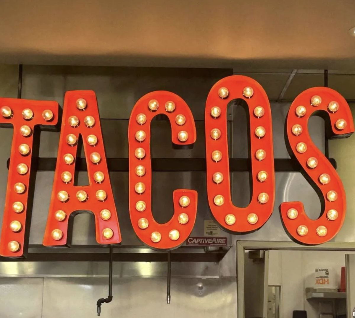 RRealty's tweet image. Don&apos;t miss this week&apos;s new, price reduced and featured food service businesses for sale. 
SEE 👀 👉 zurl.co/YRlO 

Chefs, we get you, we understand you, we see you. All our brokers are former managers/owners and feel the pain. #passion #experience #smoothtransaction