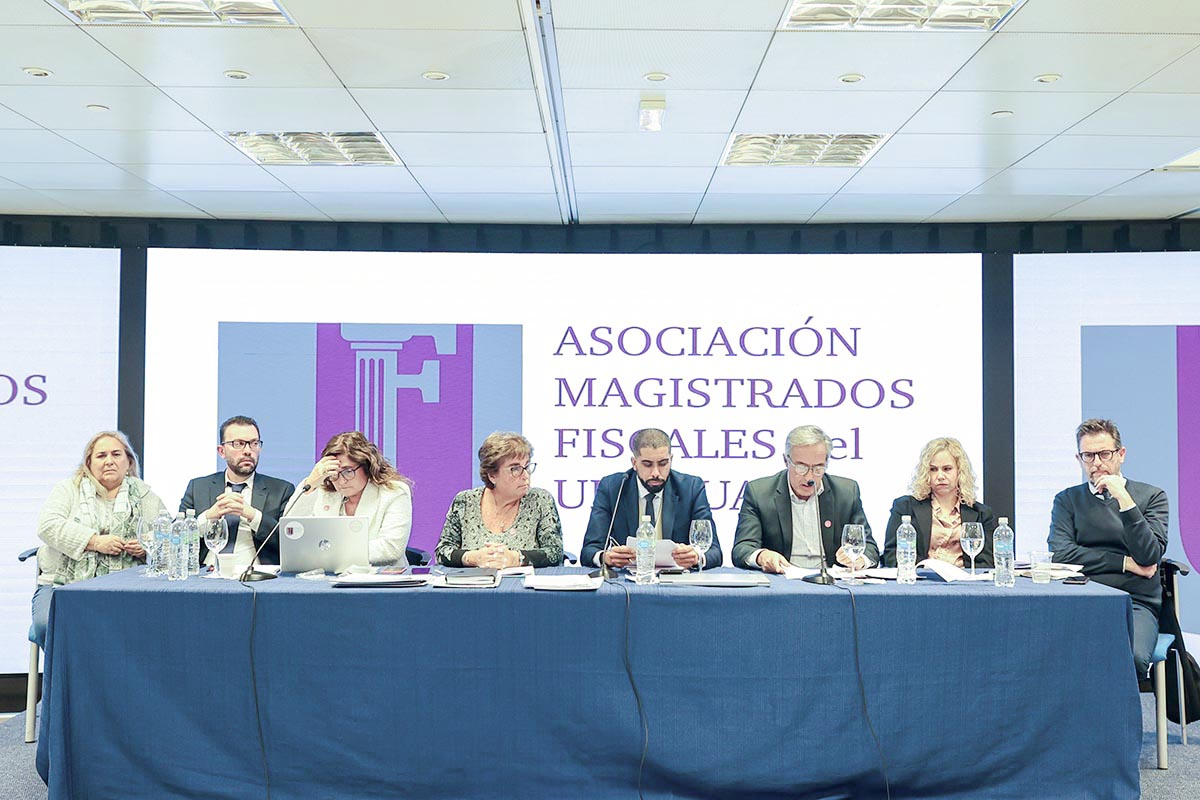 SemanarioBrecha's tweet photo. 📰Fiscales acusaron al Estado uruguayo de vulnerar la independencia del Ministerio Público por los embates del sistema político, sobre todo del oficialismo, contra sus integrantes.

🖋️ Mauricio Pérez

#uuguay #política

https://t.co/UiK3gLoQP6 https://t.co/DeJX1gUobz