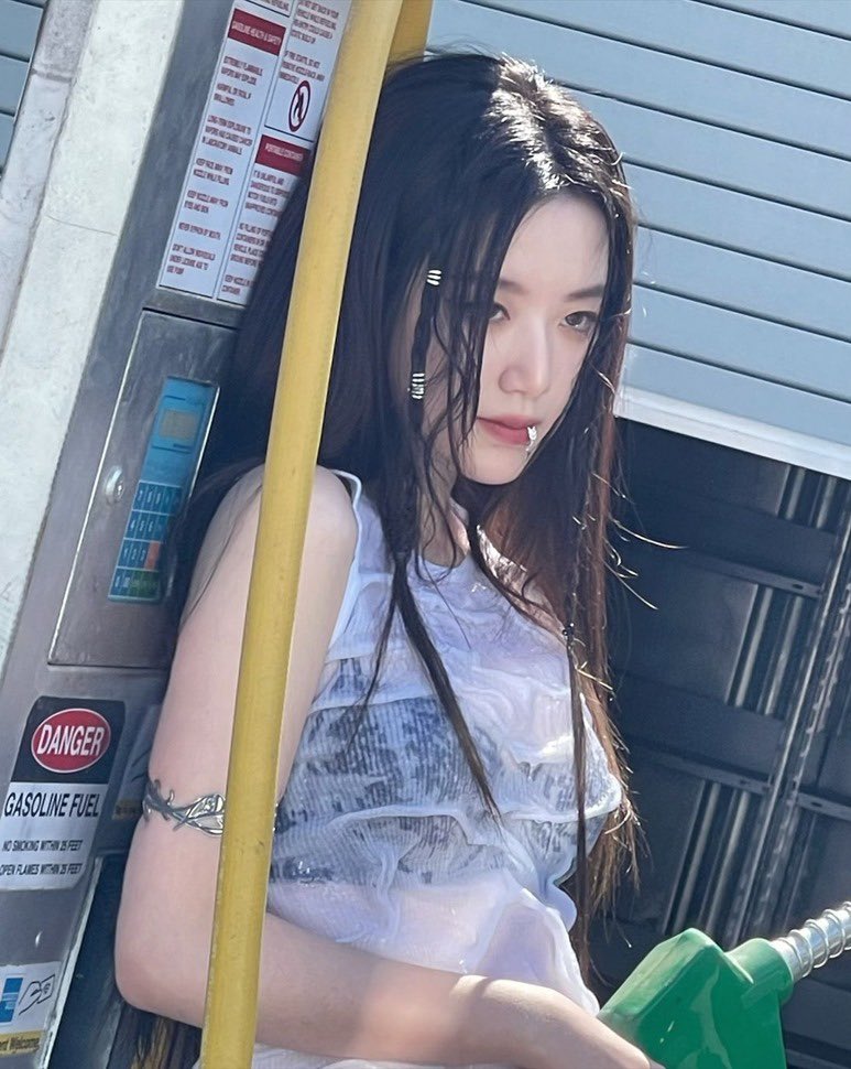 idle_chile's tweet photo. [ #SHUGRAM | 240718] 🏖

Actualización de #SHUHUA en su cuenta personal de IG

Cr: yeh.shaa_
[Frost ❄]
—
#GIDLE #여자아 #MIYEON #MINNIE #SOOJIN #SOYEON #YUQI #SHUHUA https://t.co/WKq2WomQlj