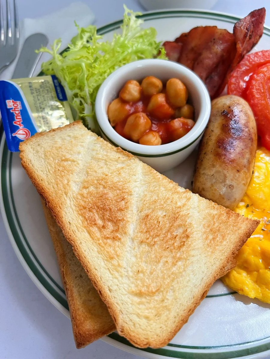 Sacha40989764's tweet photo. Morning～Simple English breakfast plate!🌤🌤 https://t.co/ByVJCMMvhR