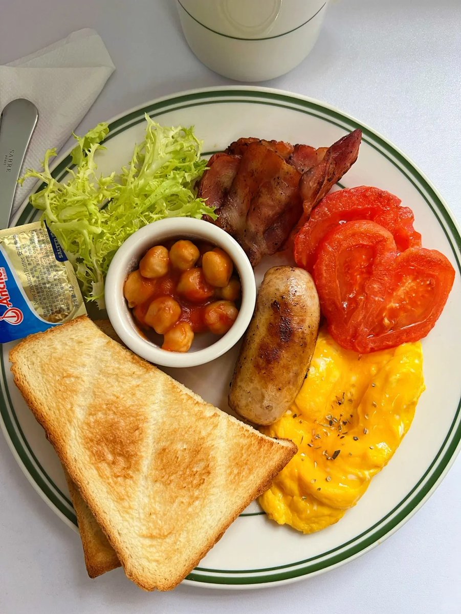 Sacha40989764's tweet photo. Morning～Simple English breakfast plate!🌤🌤 https://t.co/ByVJCMMvhR