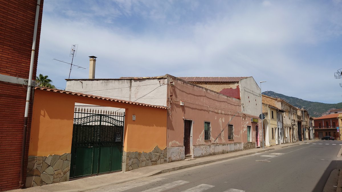 ItalyWith's tweet photo. Domusnovas, Italy 🇮🇹
#tft #goodmorning #italy #buongiorno #italia #thephotohour #journey #traveller #sardinia #sardegna #streetphoto #streetphotography #photographer #domusnovas https://t.co/KlSUcMXTs9