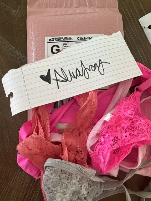 2 pic. shipping used panties out today ? DM me if you want a pair https://t.co/usrHSIgRVv