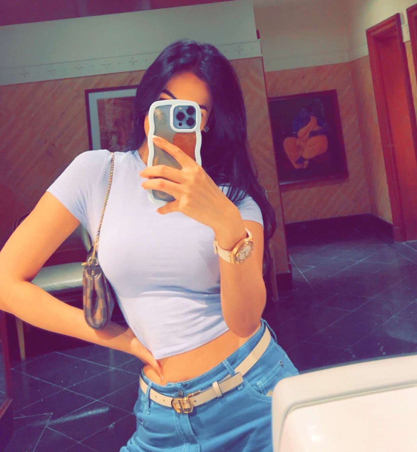 GSyK2sUaAAAxK-u?format=jpg&name=large