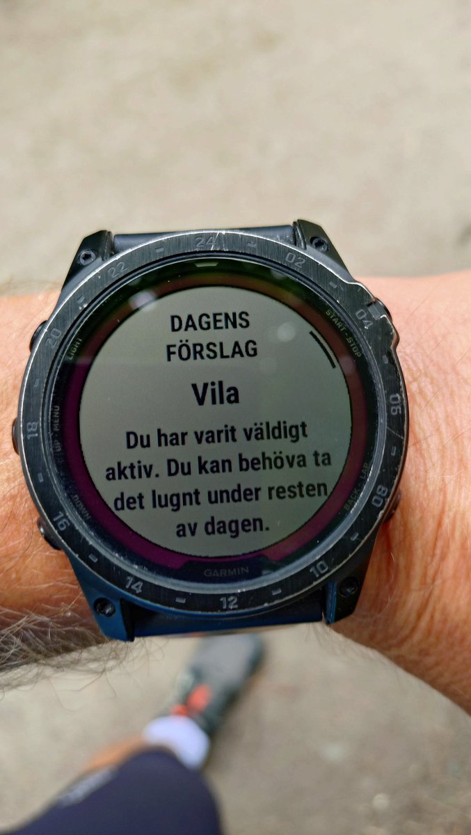 SMerloev's tweet photo. Benen var slut efter ett maxpass cykling i förrgår men jag skulle ändå testa var max låg på 5 km idag. He he, väggen efter 700 M och sen var det en mental kamp att hålla i. MEN då kommer belöningen! VO2Max för löpningen tar ett steg upp till 49! #gefanaldrigupp #pergite https://t.co/S5fq9MdPBE