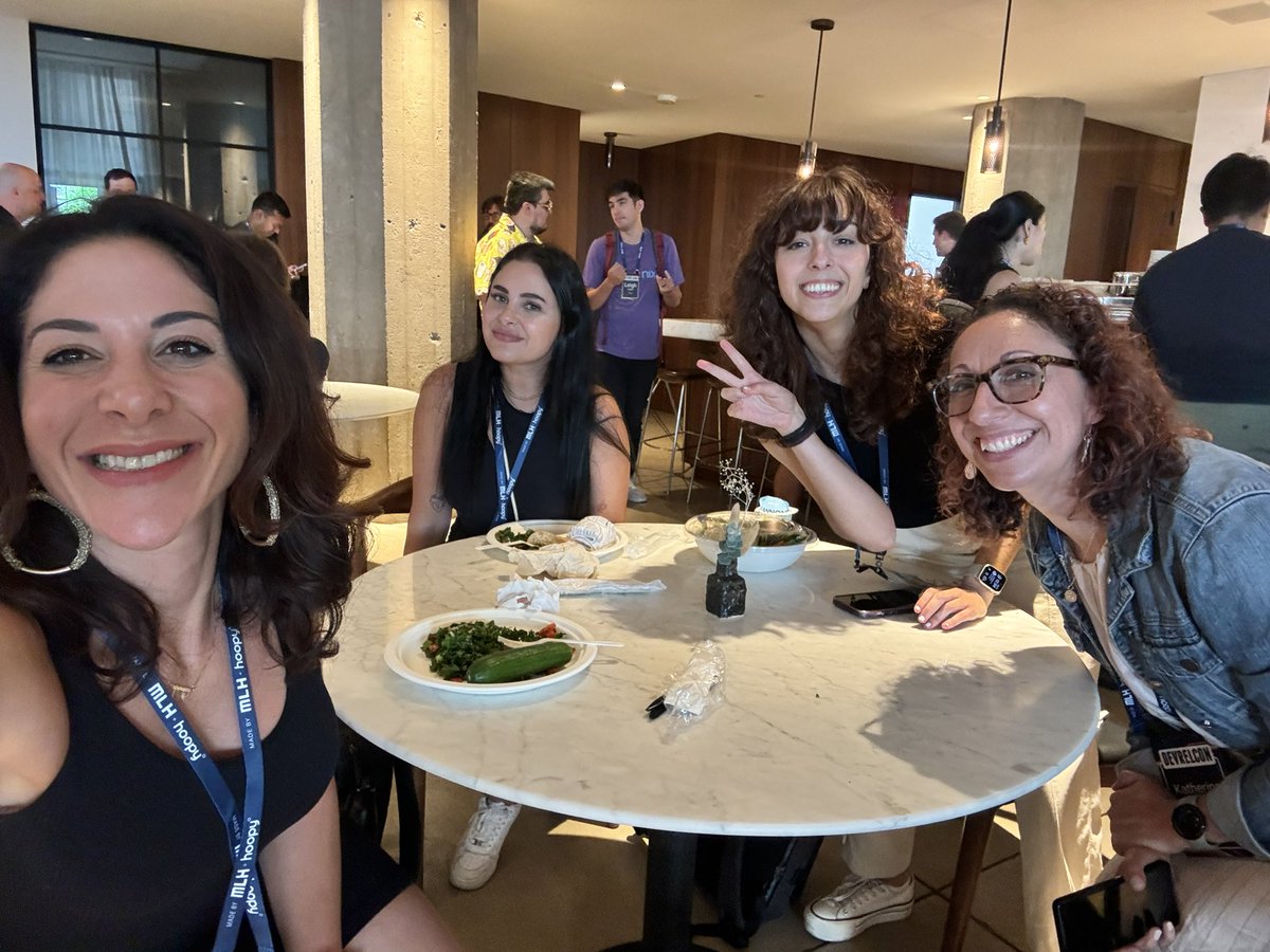 Women in tech somehow find each other and bond at every tech conference. ❤️ #DevRel <a href="/devrelcon/">DevRelCon</a> 

<a href="/elissadroidcon/">Elissa Zamak</a> <a href="/kwazrunner/">Katherine Wasilenko Miller 🏃‍♀️</a> <a href="/anajsana95/">Ana JS</a>