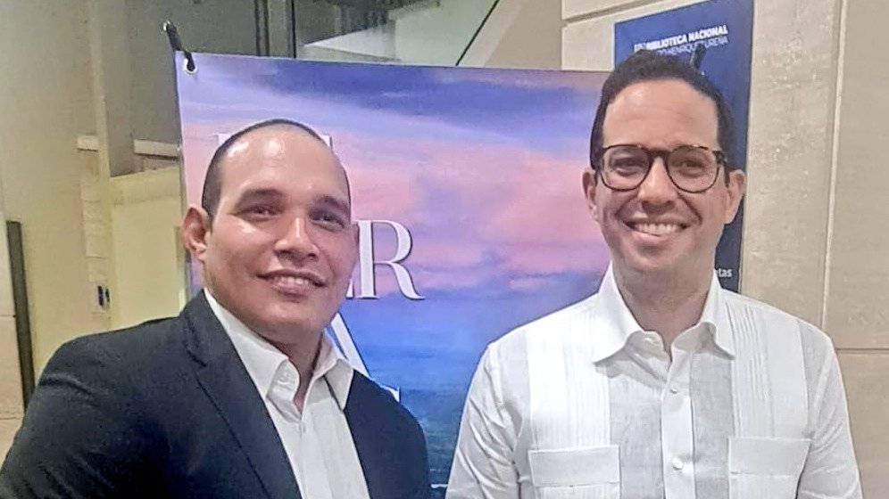claudiofelizf's tweet photo. Felicidades a @SigmundFreund por su nueva designación como Ministro del @MapRDo. En hora buena distinguido amigo. https://t.co/LcdzQCA5Cm