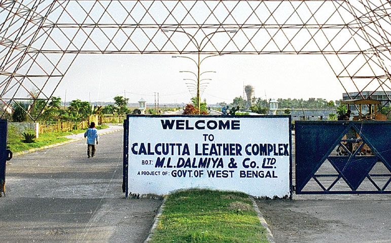 lofITechie's tweet photo. Massive investment in West Bengal! New leather complex in Kolkata to create 2.5 lakh jobs &amp; attract ₹10,000 crore investment. CM @MamataOfficial  renamed the complex 'Karma Diganta' in today's meeting.

A total of 
- 187 tanneries
- 139 Footwear units are coming up 
#westbengal https://t.co/YWZ9fRe7oQ