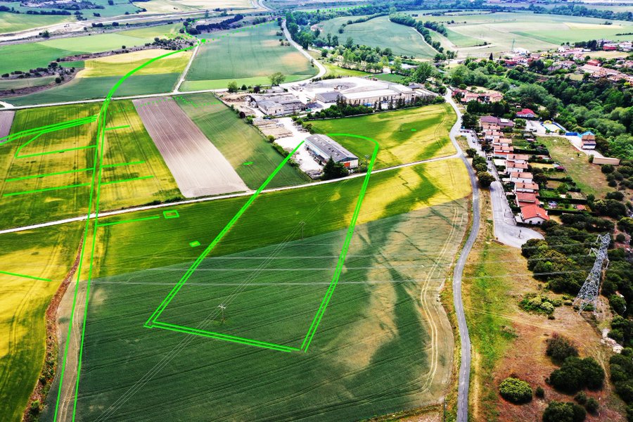 CDorado75's tweet photo. 📢💣 ¡Tenemos nuevo circo romano en Hispania!
Ha sido localizado en el yacimiento de Iruña-Veleia (Iruña de Oca, Álava) por la empresa @arkikus utilizando fotografías aéreas, drones y tecnología LiDAR. Se calcula que podría albergar a uno 5000 espectadores.
Vamos a conocerlo 🧵👇 https://t.co/z8eDdKzk7S