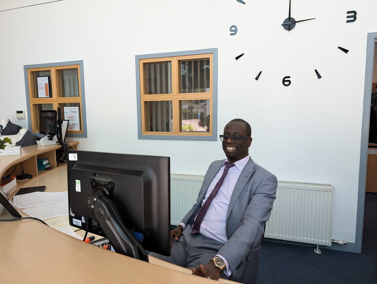 TheElmsAcademy's tweet photo. The end of term celebrations are moments of joy for everyone in the school, not just the students. Great to see our Principal, Mr Wilson, stepping in to allow our Receptionist the opportunity to enjoy the Y9 Graduation this week!
#Integrity #Leadership https://t.co/cdkbQROmAm