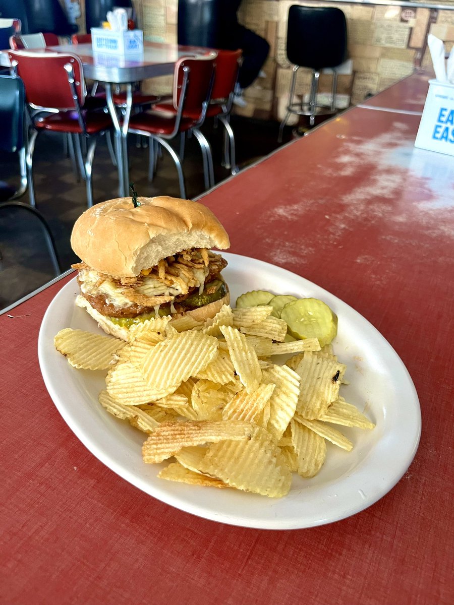 NEW WEEKLY SPECIAL ✨

Mikes Hot Honey Chicken Sammy 🤤
- Fried Chicken
- Pepperjack Cheese
- Pickles
- Crispy Onions
- Sriracha Mayo 
- Mikes Hot Honey

Come and get it! 🤗