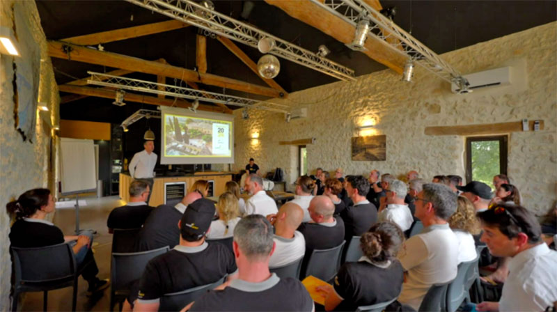 FranchiseFrance's tweet photo. Une franchise du bâtiment qui prend soin de son réseau ; retour en images sur la dernière convention annuelle de @camifhabitat : https://t.co/uRlCyEFx4U https://t.co/u5XrfSfeiL