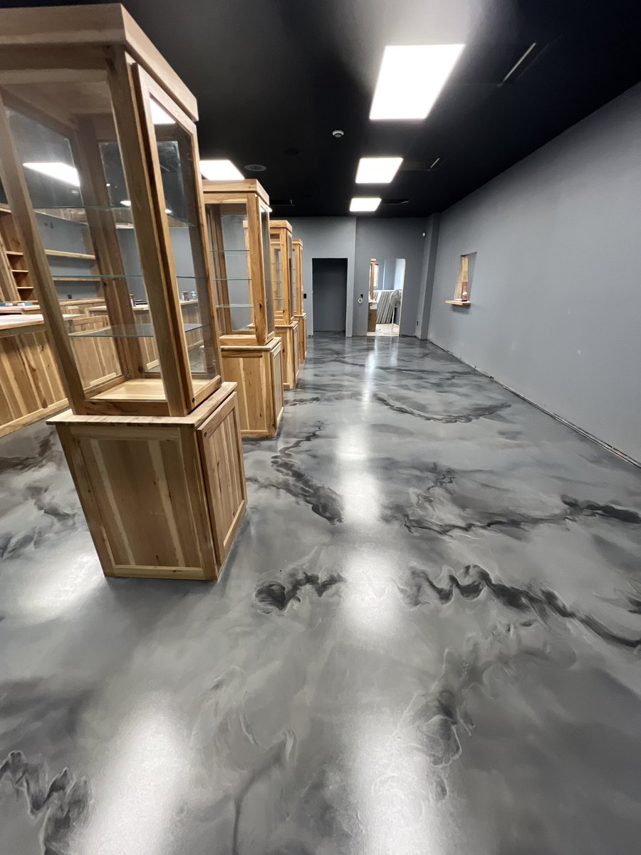 epoxycosd's tweet photo. Summer update 👀🔥 our crews continue to pump out amazing floors 💪🏻😮‍💨 #epoxyco #epoxyflooring https://t.co/7Nh0K4vBVs