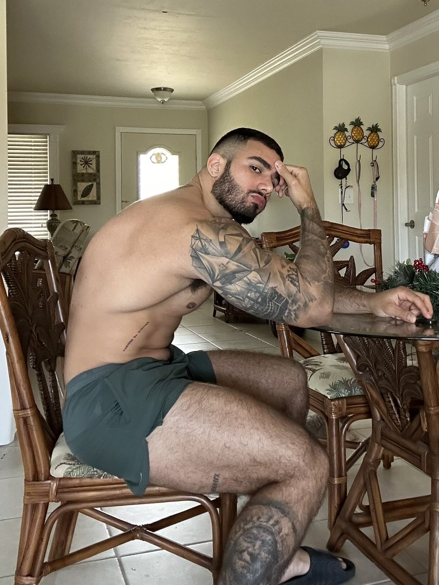 Do you like my legs ? t.coA7aJEwW4sx 