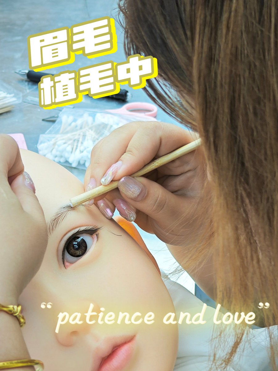 KumaDoll_main's tweet photo. 深夜まで眠られない原因は？まさかこれだ！！！

今日、axb工場に見学してきました！すごいことをたくさん見せてもらいました。ドールがどうやって作られるか、精密な機器はもちろん、職人の皆さんが心を込めて頑張っている姿も感動的でした💕💕
#KUMADOLL ＃ラブドール ＃axb https://t.co/jL5nF2BIlv