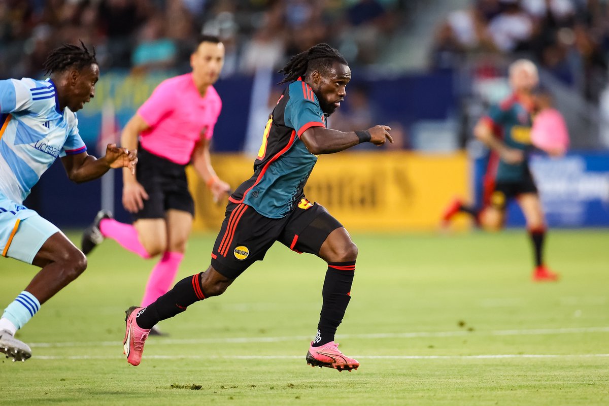 TheQuasarWeekly's tweet photo. Riqui Puig (7⚽️, 10🅰️), Joseph Paintsil (7⚽️, 7🅰️) and Gabriel Pec (9⚽️, 10🅰️) are the only trio of teammates in MLS in 2024 to tally at least 7⚽️ &amp; 7🅰️. 

Paintsil (1⚽️, 2🅰️), Puig (1⚽️) and Pec (2🅰️) each got on the scoresheet in the win over Colorado. 

#LAGalaxy #KillaPs https://t.co/mBYV9cO2dl