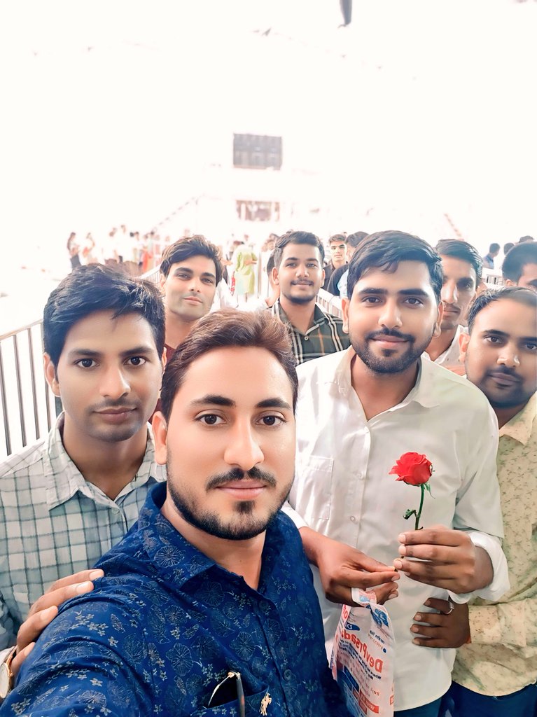 Vikramyadav51's tweet photo. आज दोस्तो के साथ बाबा श्री श्याम के दर्शन करने का सौभाग्य प्राप्त हुआ
#jaishreeshyam #katushyamsarkar #katushyamkadiwana
#Shyam #Baba #reelsinstragram #video #shyambaba #baba #katubaba #shyambaba #jaishreeshyam #merebaba #viralvideos #viralreels #intagram #instalike #india https://t.co/QtsJT02Vig