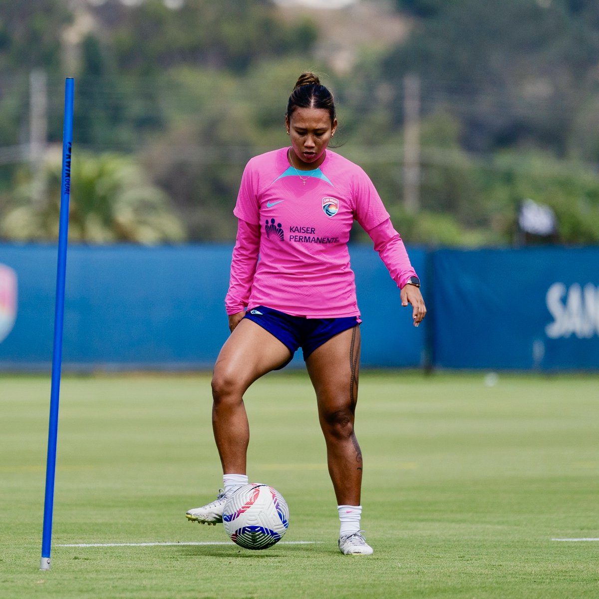 sandiegowavefc's tweet photo. welcome to the squad 🤝

Wave FC has signed Chai Cortez and Caroline DeLisle as National Team Replacement Players.