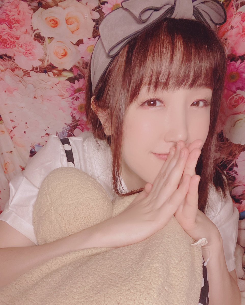 tQ2YlQt4tyzktZ5's tweet photo. 頑張れ🎀果里ちゃん✊
SHAZNAのまわっていいとも67日目
残り34日🥲
7/19(金)11:30〜生配信🌸👑🦜🎀

スペシャル特典✨リクエスト受付中↷
https://t.co/10OPtjvaOb

8/20(火)17:00〜みんなの歌🎀司会🎤

#INNOCENTMUSIC
#SHAZNAのまわっていいとも
#MusicChamp毎夜配信
#果里(かりん)🎀@karintoto_4 https://t.co/mZqXkAcCu9
