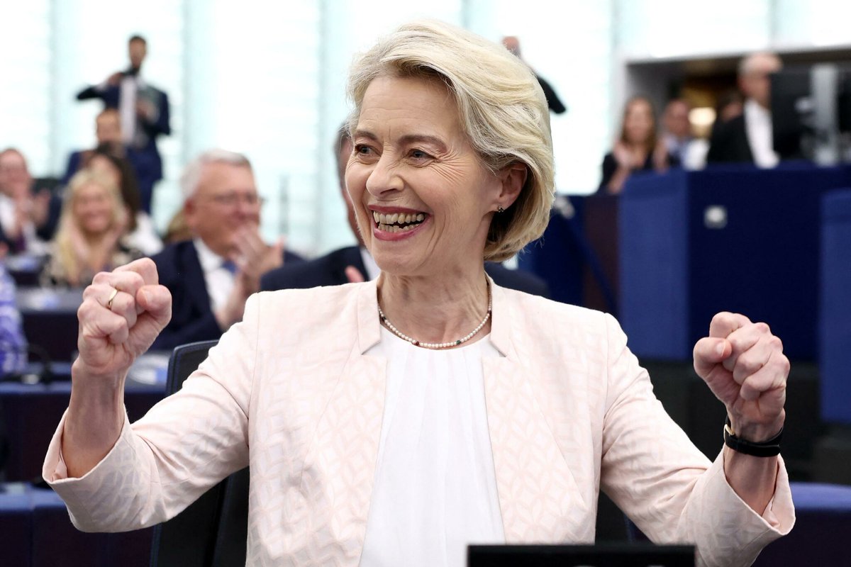 leparisien_pol's tweet photo. Commission européenne : comment Ursula von der Leyen a réussi à décrocher un second mandat
➡️ https://t.co/0yJrWKtjig https://t.co/5CnCBwZxPW