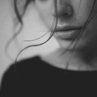 __

Sanırım burası hayatın,

Öyle de olsa olur,

Böyle de olsa olur,

Hatta olsa da olur,

Olmasa da olur aşaması!

__