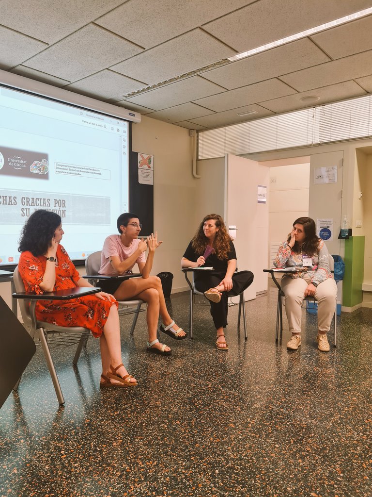 cjacques18's tweet photo. En #CIEDSI de Girona @IDIAPJGol I @salutpublicabcn van coordinar una taula i presentar el projecte #LHealth. "Me siento desubicada cuando voy al médico" és un dels punts claus per transformar. https://t.co/1PaSPBU0g5